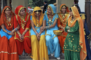 shutterstock_colourful-Indian-women