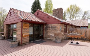 E3J33N Malheur National Wildlife Refuge visitors center in Eastern Oregon.