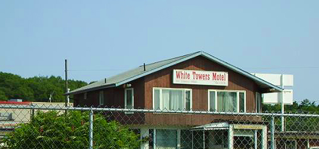 Staying at the White Towers Motel in Barrie, Ontario